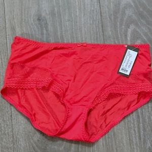 NWT  raspberry pink panties  - hipster- M
